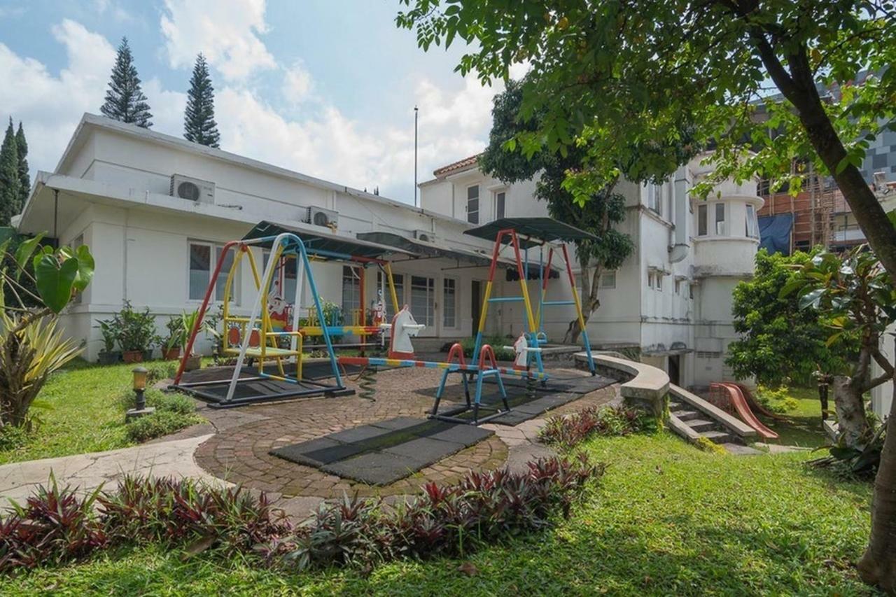 Reddoorz Plus Near Upi Setiabudi