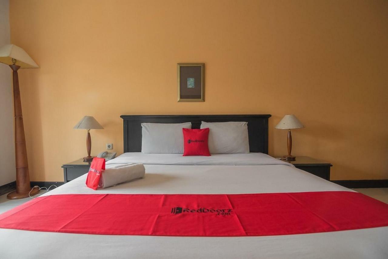 Hotel Reddoorz Plus Near Upi Setiabudi