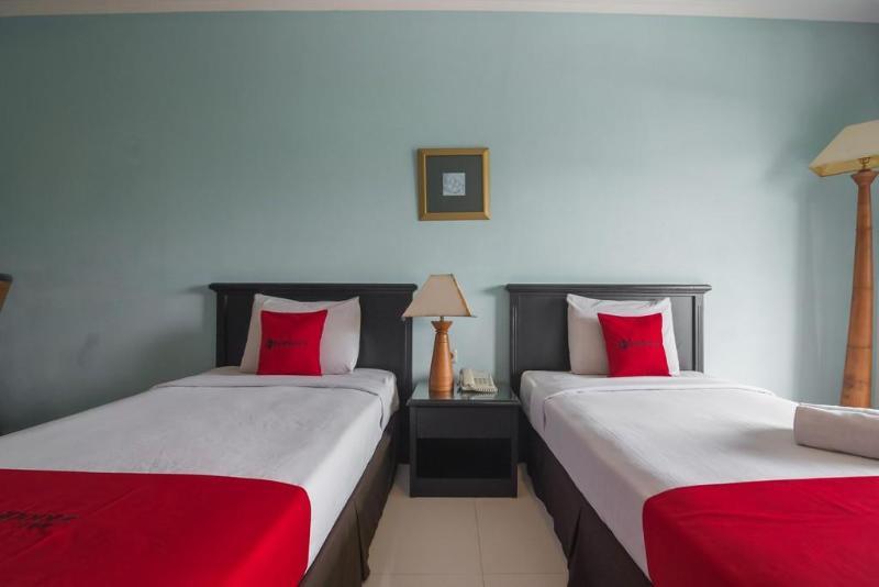 Hotel Reddoorz Plus Near Upi Setiabudi 3*
